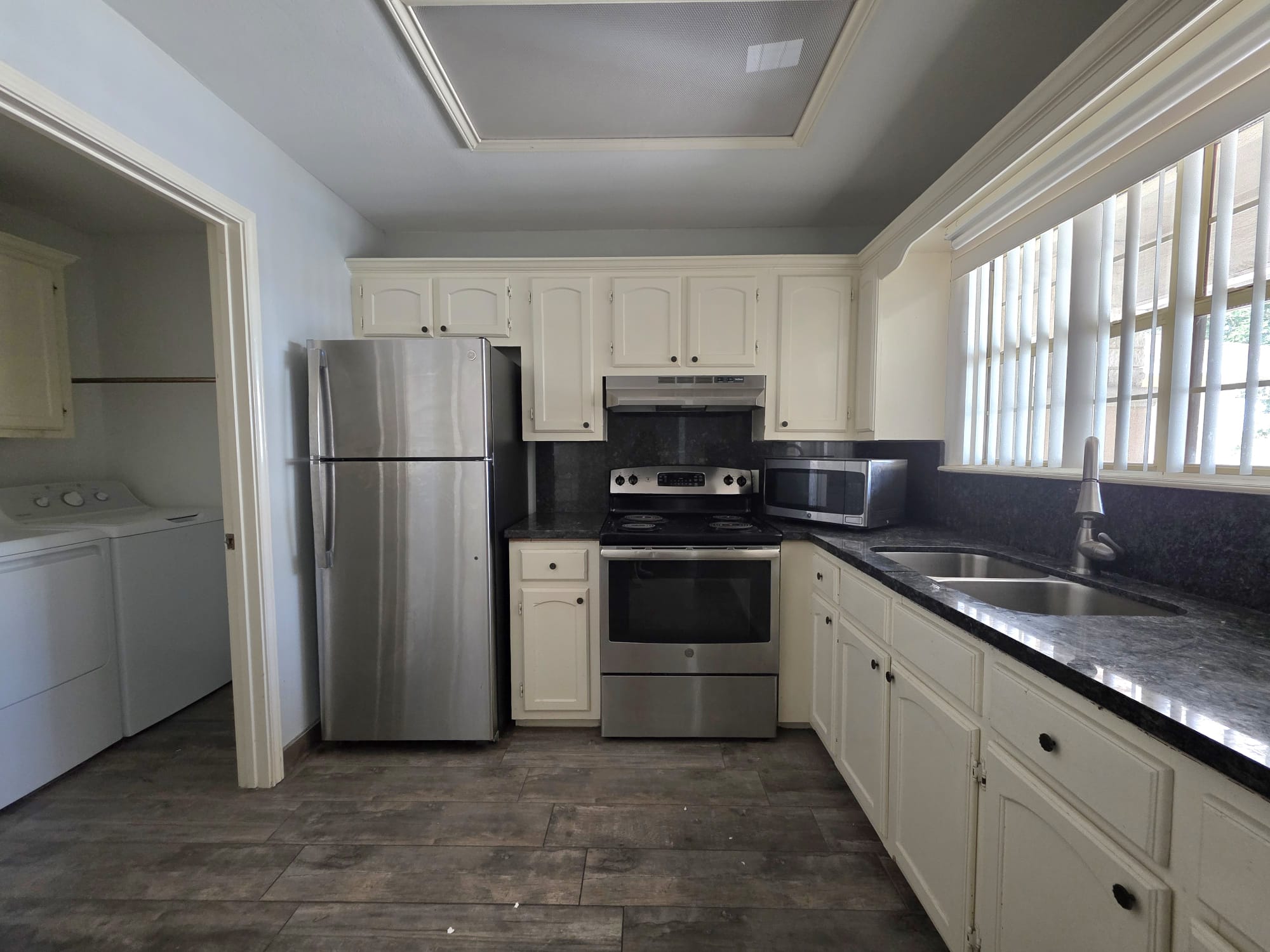3001 Ashley Place - 3015