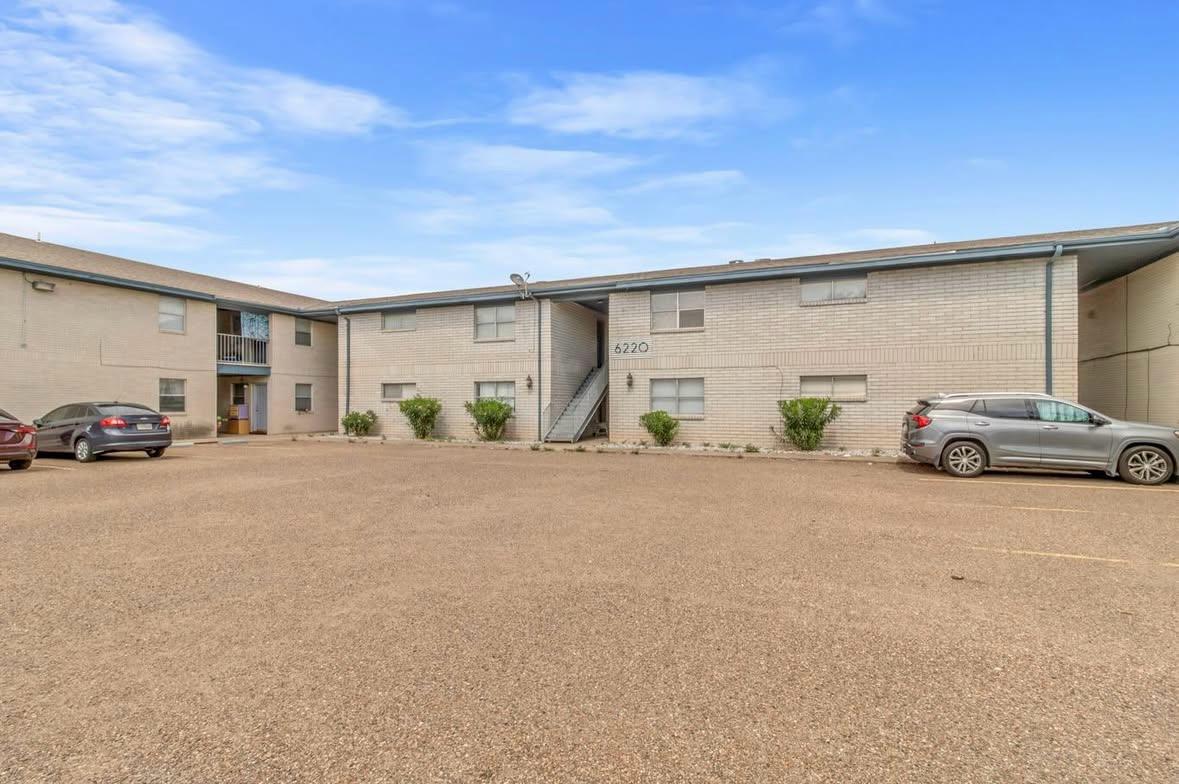 6200 North 11th Street - 1