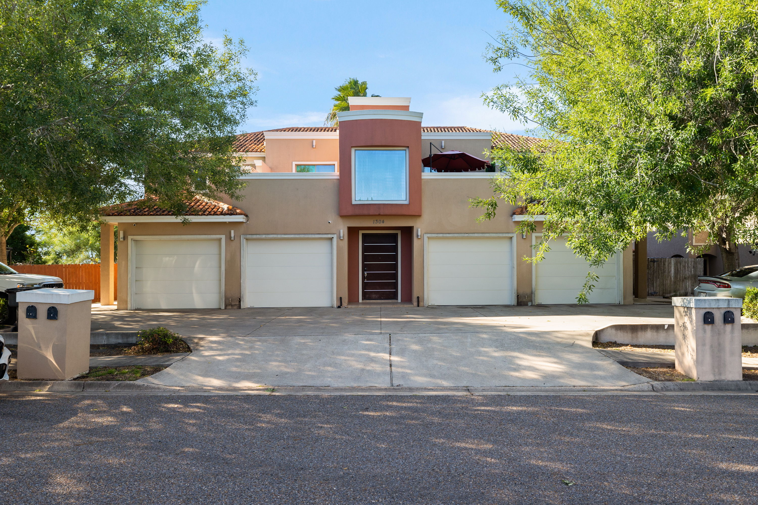 1304 East Pineridge Avenue - B